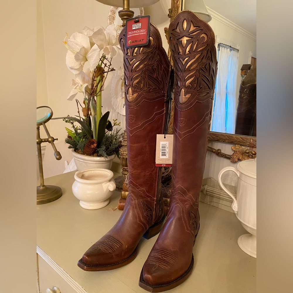 Ariat Chaparral boots new in box!